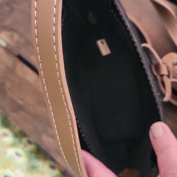 FOSSIL  New condition  black & tan leather crossbody hand bag. - Picture 5 of 7